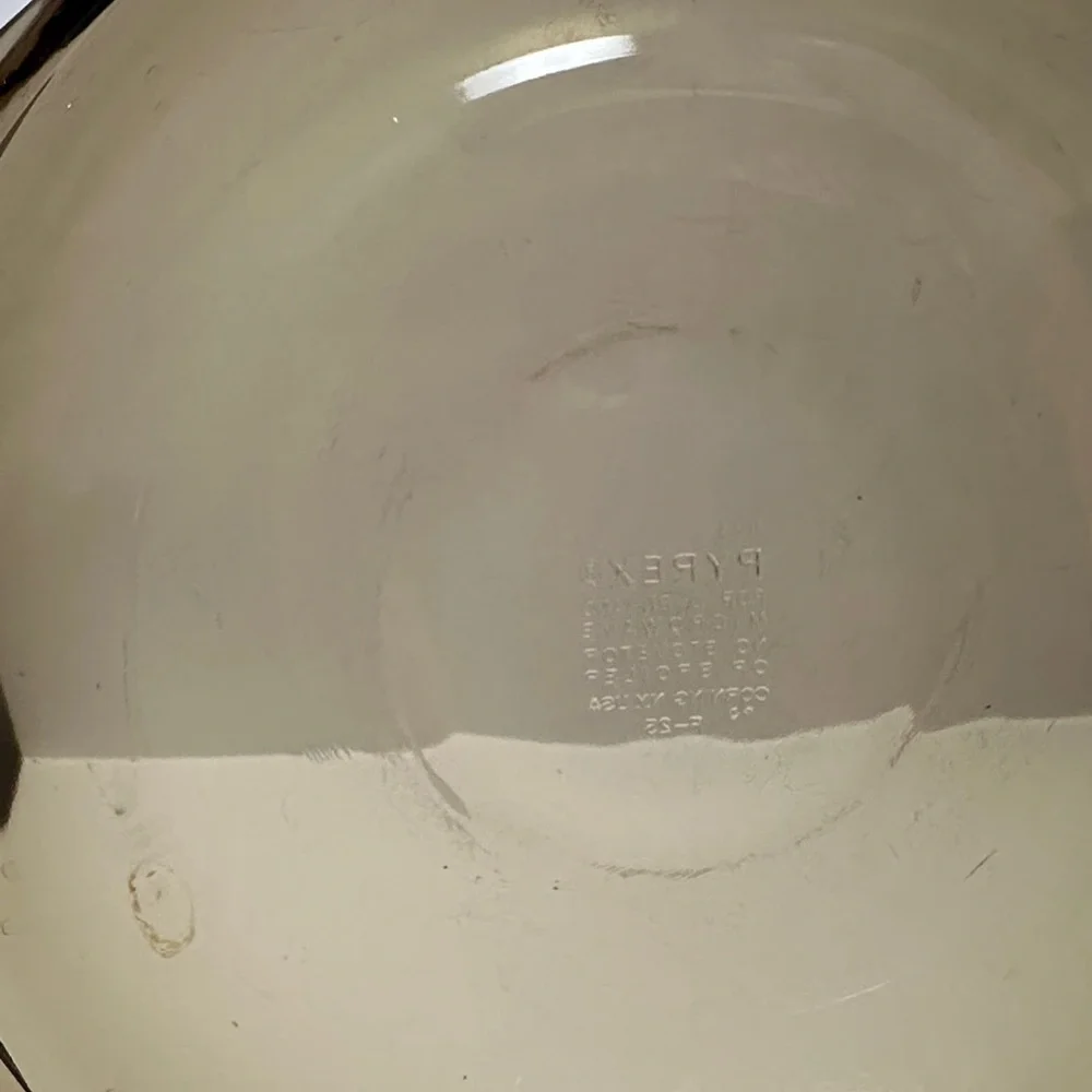 Vintage Pyrex Amber 2 Qt Covered Casserole Dish (024 / 624-C Lid)